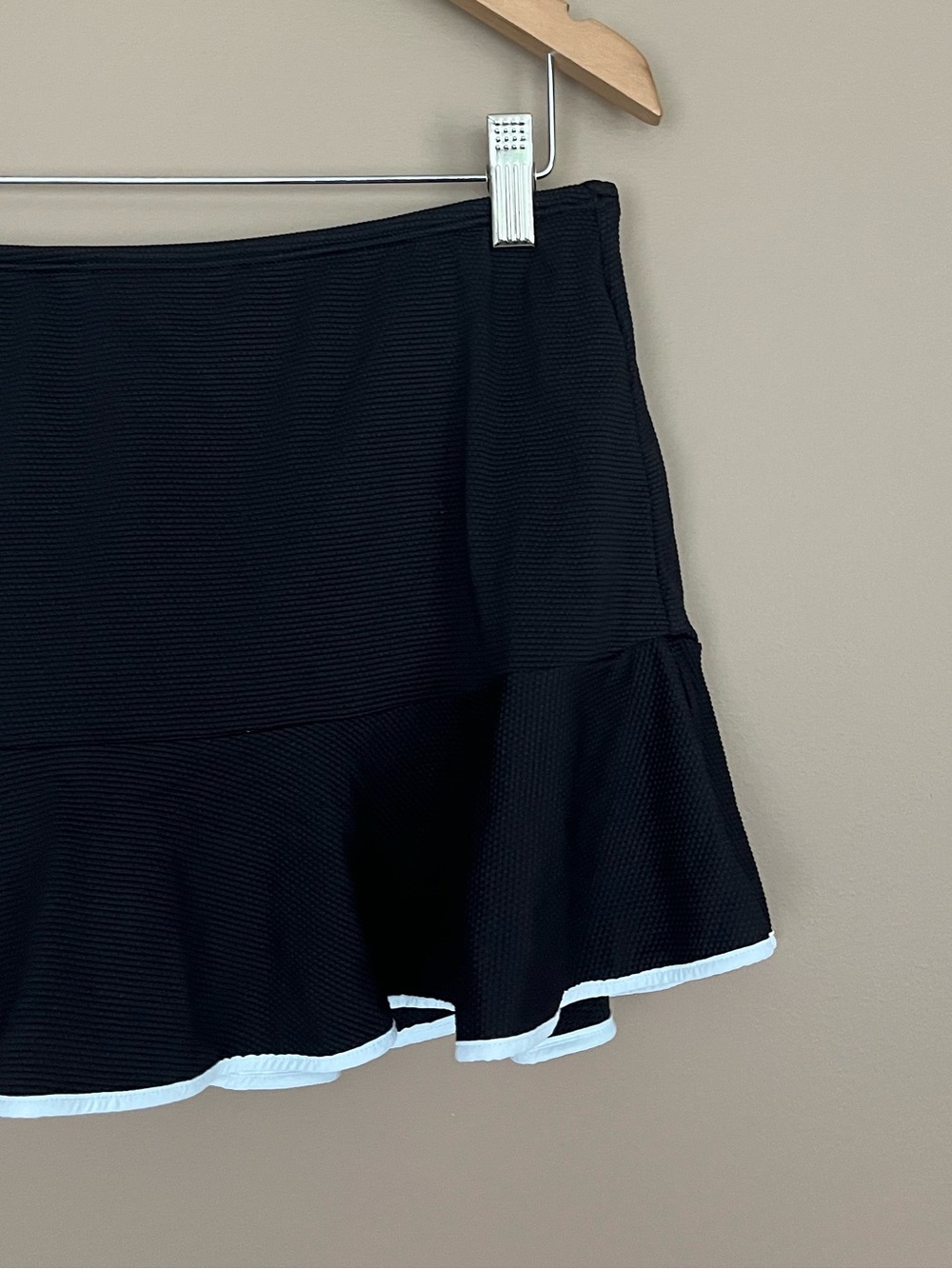 {Tommy Bahama} Island Cays Cabana High-waist Swim Skirt in Black - Medium - NWT - Picture 3 of 12